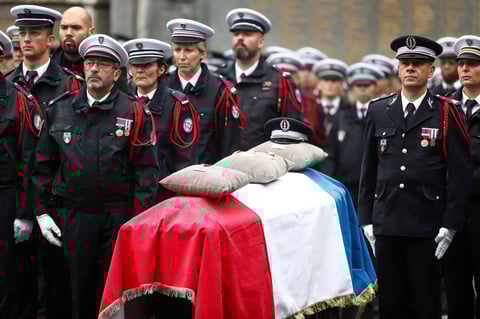Los policías fueron asesinados la semana pasada por uno de sus propios colegas.