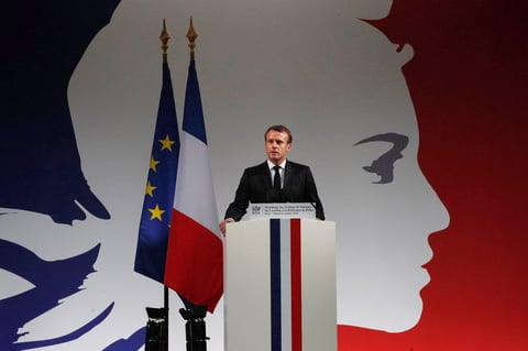 'Murieron en el servicio, en el trabajo', agregó Macron.