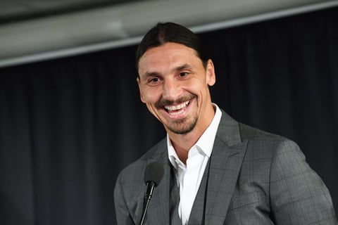 Ibrahimovic develó su estatua en Malmo Suecia