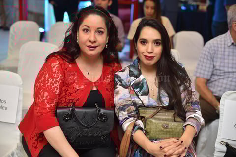 09102019 BRINDIS INAUGURAL.  Gaby y Celeste.