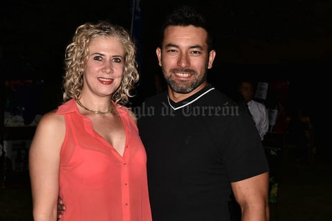 11102019 Mónica y Pepe.