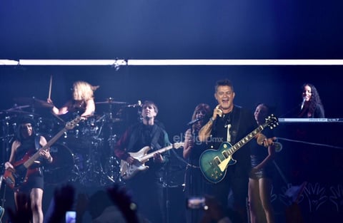 Torreón vivió una romántica velada con el cantante español 