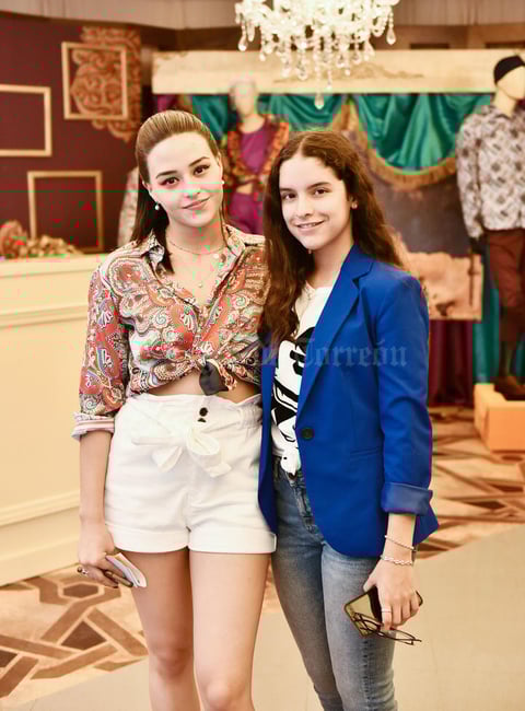 Elisa y Ximena.