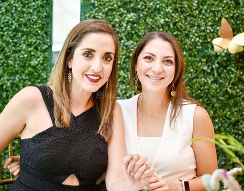 Claudia y Paty.