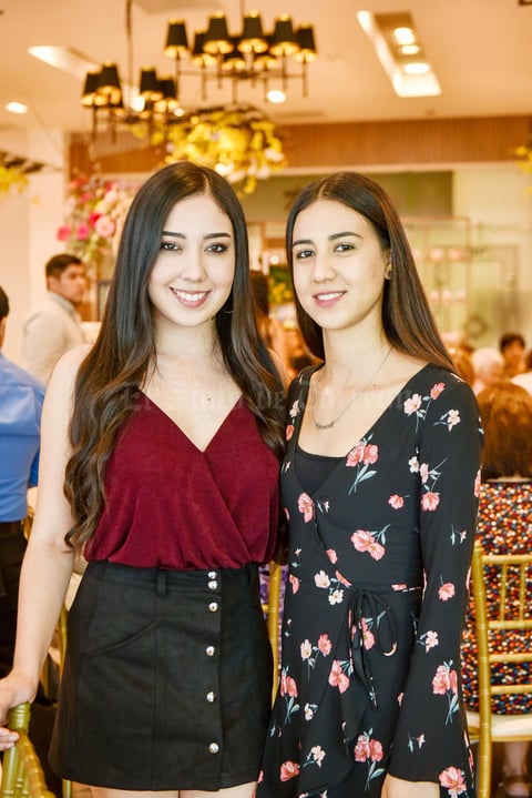 Karla y Vanessa.