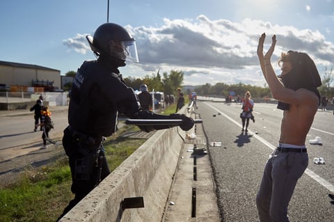Las movilizaciones están resguardadas por cuerpos de seguridad.