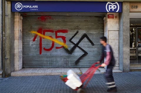 Han llegado ya a sedes de partidos políticos.