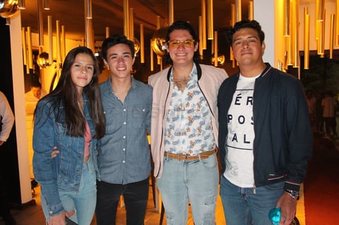 Ximena Hernández festeja cumpleaños