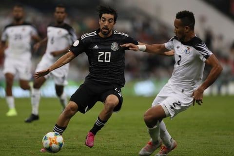 México gana en su regreso al Estadio Azteca