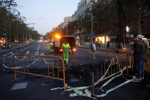 La Policía regional catalana detuvo a 30 personas a causa de las algaradas.