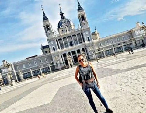 Maribel de paseo por España.
