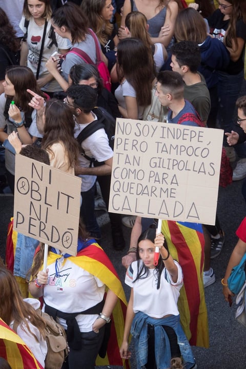 Ahora se manifestaron estudiantes.