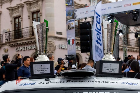 Cordero y Hernández se llevan la Carrera Panamericana