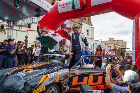Cordero y Hernández se llevan la Carrera Panamericana