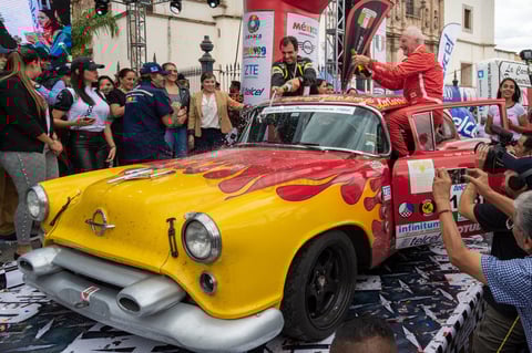 En el segundo lugar llegó el campeón del 2018 Emilio Velázquez.
