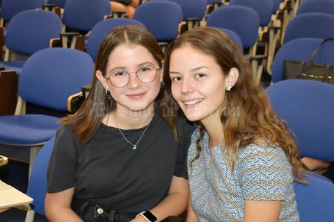 17102019 Valeria y Luisa.