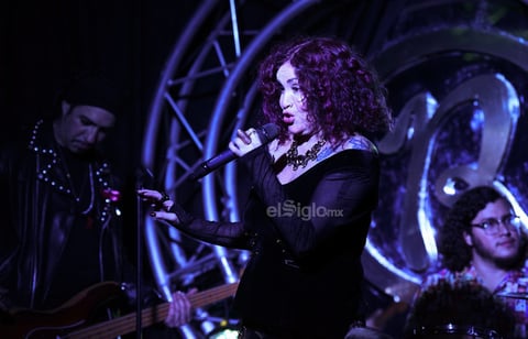 “¡Qué bonita es la vida mi amor, qué bonita es la vida en Torreón, qué bonita es la vida en La Laguna, qué bonita es la vida en Gómez Palacio!”, gritó la rockera.