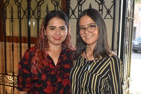 21102019 EN UNA CONFERENCIA.  Yureni e Itzel.