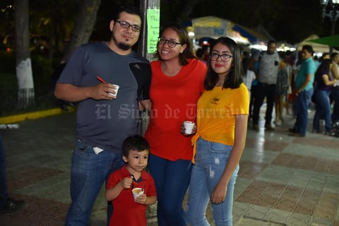 22102019 EN FAMILIA.  Daniel, Érika, Fernanda y Bastian.