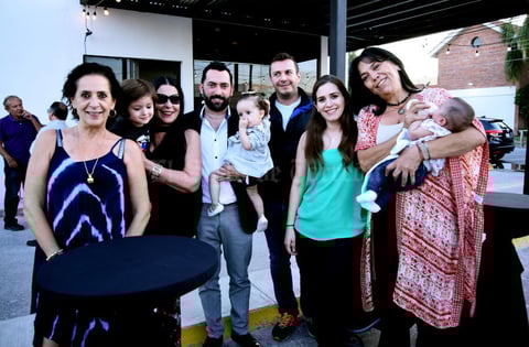 20102019 Fátima Serhan, Eugenio Fernández, Carla Serhan de Martínez, Guillermo Salmón Serhan, Nerea Salmón, Rogelio Martínez Serhan, Karla Martínez de Fernández y Érika Serhan.