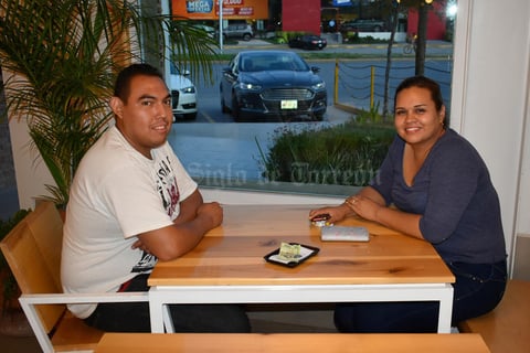 21102019 Julio César y Perla.