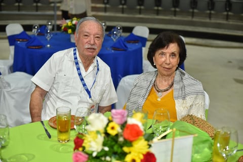 19102019 CELEBRACIóN DE ROTARIOS.  Carlos y Elba.