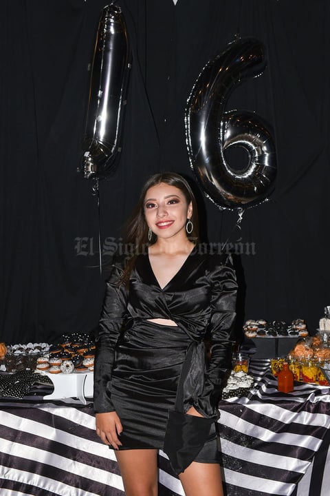 23102019 DULCES 16.  Alegre fiesta de cumpleaños disfrutó Valeria Borrego.