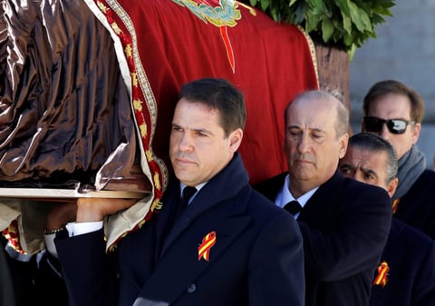 Concluyó la exhumación de los restos de Francisco Franco.