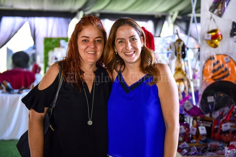 25102019 FESTEJAN A LOS MéDICOS.  Israel y Cinthya.