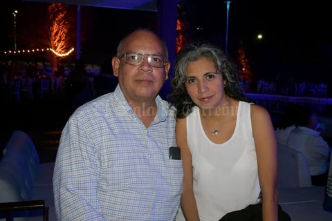 25102019 César y Nery.