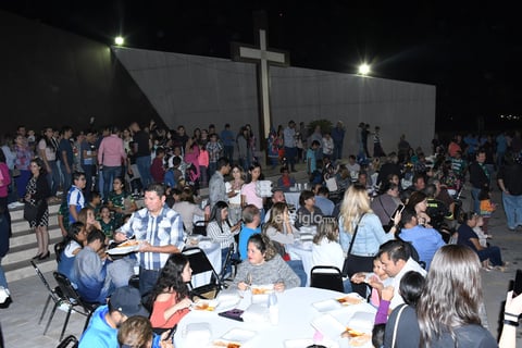 Y es que Jona a través de sus redes sociales, invitó a los laguneros a ser partícipes en la reliquia, en donde informó del lugar y hora, incluso advirtió que no llevaran tuppers, ya que habría buena cantidad de desechables en el lugar.
