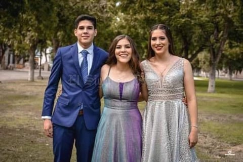 28102019 HERMANOS.  Daniel, Fabiola y María Fernanda Bocanegra Ramírez.