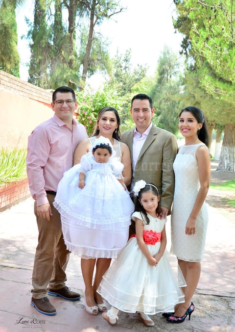 27102019 Familia Mendoza Contreras en el bautizo de Alejandra.- Estudio Love&Coffee