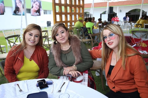 Coronación de reinas del Club Campestre de Durango