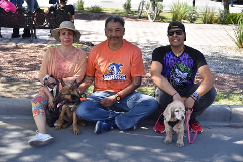 29102019 Azael, Silverio y Elba con Miel y Kima.