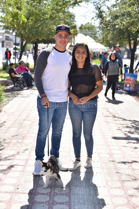 29102019 Ediel Alejandro y Sarahí con Tacoma.