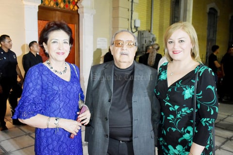 Martha, Roberto y Rosa Elena