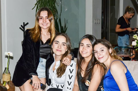 Sofia, Valeria ,Regina y Pia.