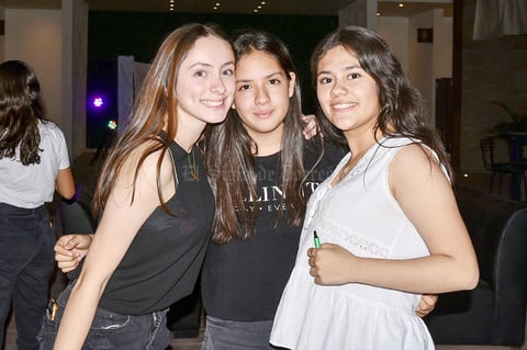 Karina,Mariso e Ivanna.