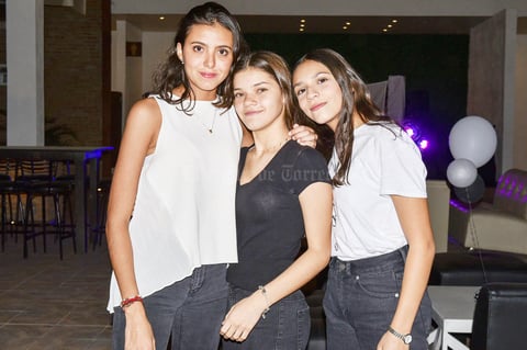 Romina,Daniela y Mariana.