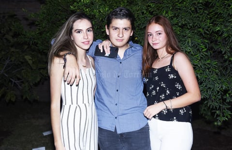Marla, Oscar y Ana