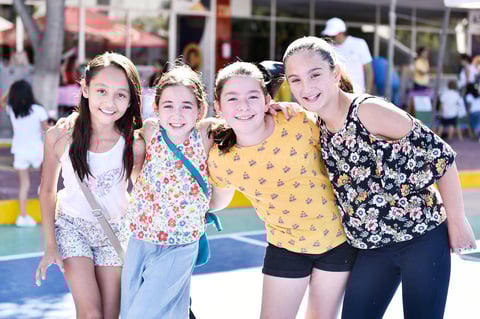 Valeria,Luciana,Ana Laura y Mayte.