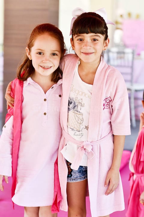 Nicole y Sofia.