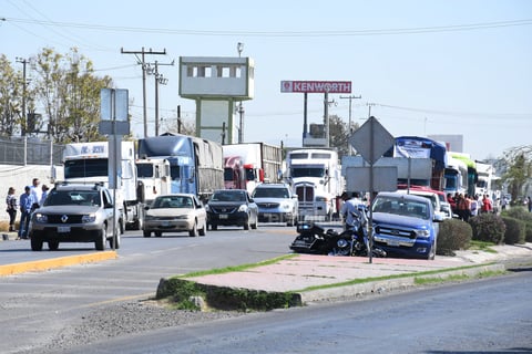 Transportistas se manifestaron en Torreón.