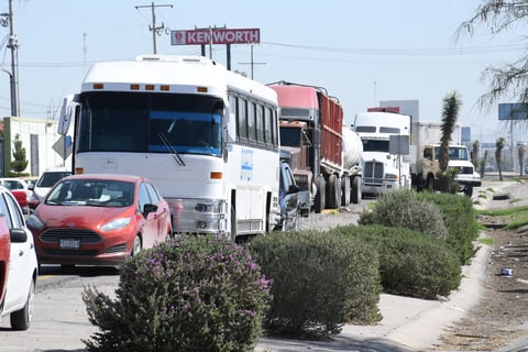 Se provocó congestionamiento vial con la movilización.