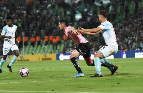 Santos vs Querétaro 


 Santos Laguna VS Gallos Blancos del Querétaro Primer tiempo Santos 1 Querétaro 0 Apertura 2019 Jornada 16