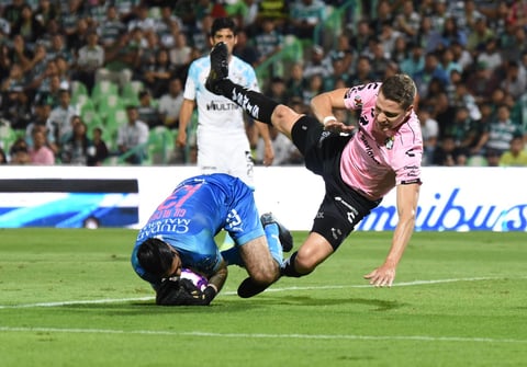 Santos vs Querétaro 


 Santos Laguna VS Gallos Blancos del Querétaro Primer tiempo Santos 1 Querétaro 0 Apertura 2019 Jornada 16