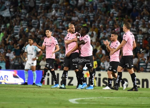 Santos vs Querétaro 


 Santos Laguna VS Gallos Blancos del Querétaro Primer tiempo Santos 1 Querétaro 0 Apertura 2019 Jornada 16