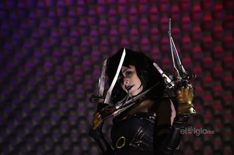 Pinku es una chica lagunera apasionada por el cosplay.