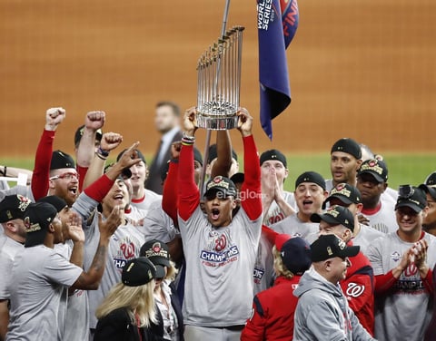 Washington Nationals at Houston Astros


Houston (United States), 31/10/2019.- Washington Nationals player Juan Soto hoists the Commissioner's Trophy after defeating the Houston Astros in the MLB 2019 World Series game seven at Minute Maid Park in Houston, Texas, USA, 30 October 2019. The Nationals win the World Series 4 games to 3. (Estados Unidos) EFE/EPA/LARRY W. SMITH

DEP Béisbol TEXAS HOUSTON USA BASEBALL MLB WORLD SERIES United States